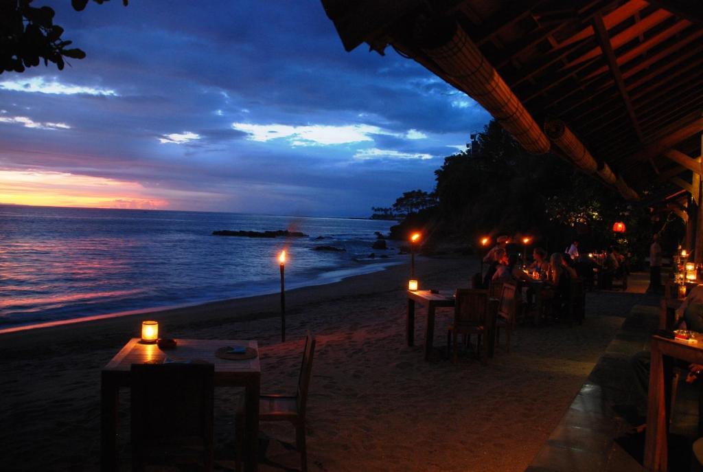 Cafe Alberto B&B Senggigi Esterno foto